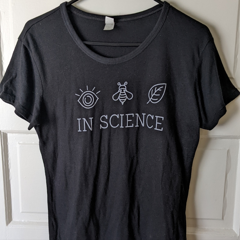 I Believe in Science tshirt (XL)